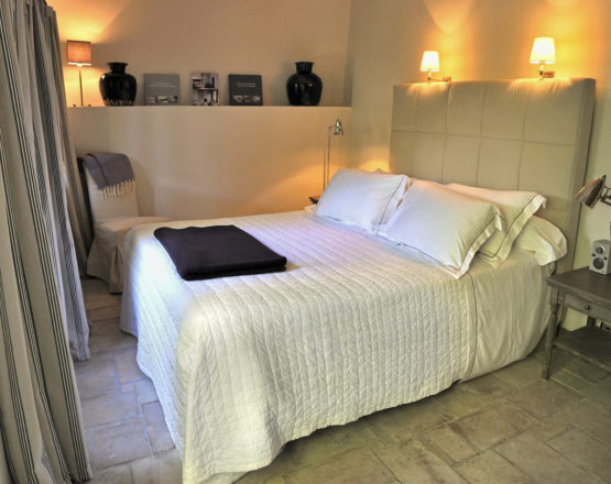 maison9_cassis_chambredhotes_4_lit